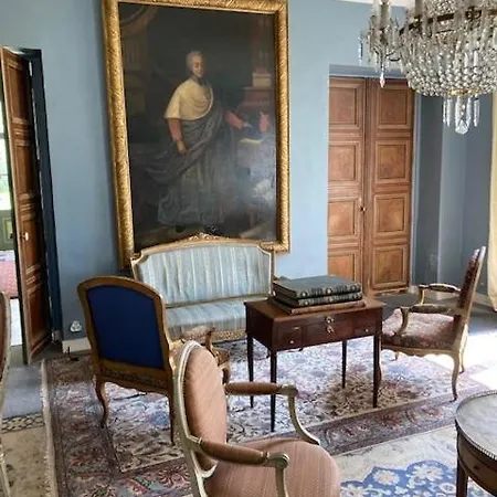 Chateau De Goville Bed & Breakfast Le Breuil-en-Bessin