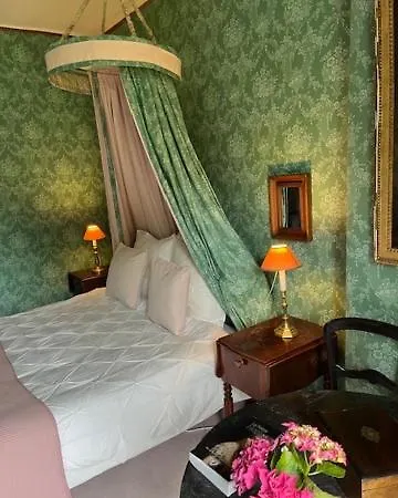 Bed & Breakfast Chateau De Goville 3*