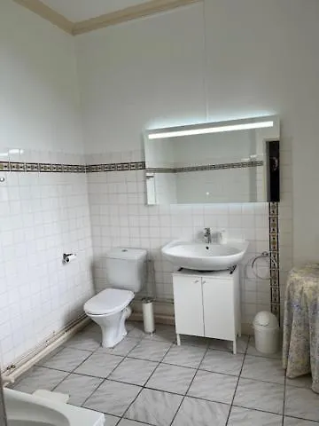 Chateau De Goville Le Breuil-en-Bessin