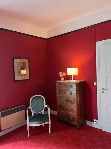 Chateau De Goville 3*