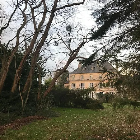 Chateau De Goville Nocleg ze śniadaniem 3*