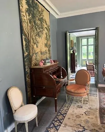 Chateau De Goville Bed & Breakfast
