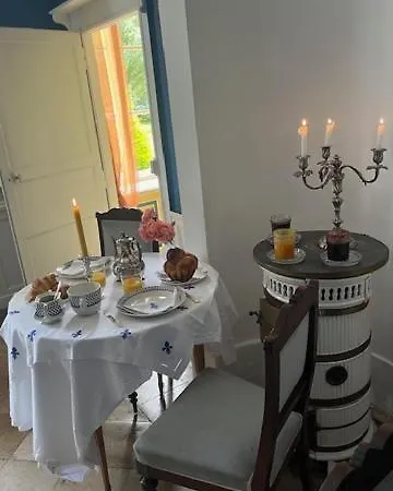 Chateau De Goville 3*