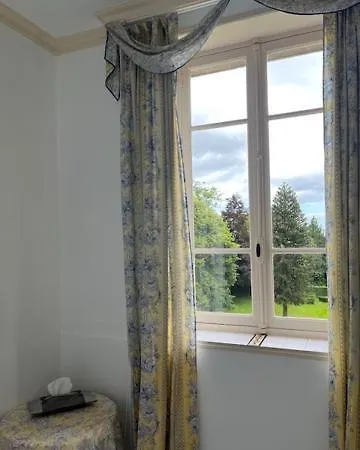 Nocleg ze śniadaniem Chateau De Goville Le Breuil-en-Bessin