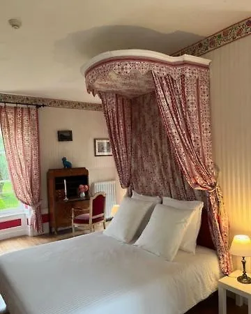 Chateau De Goville Le Breuil-en-Bessin