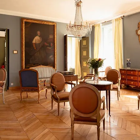 Chateau De Goville Bed & Breakfast