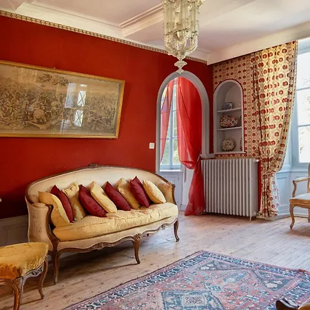 Chateau De Goville Bed & Breakfast