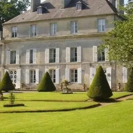 Chateau De Goville Le Breuil-en-Bessin