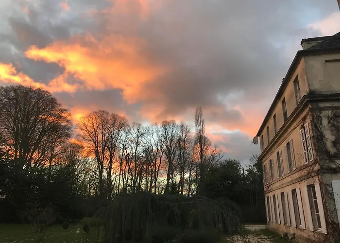 Chateau De Goville Le Breuil-en-Bessin