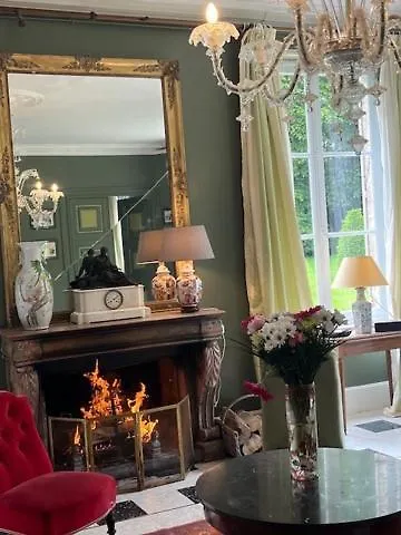 Chateau De Goville Bed & Breakfast