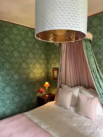 Chateau De Goville Le Breuil-en-Bessin