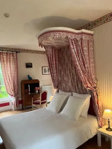 Chateau De Goville Le Breuil-en-Bessin