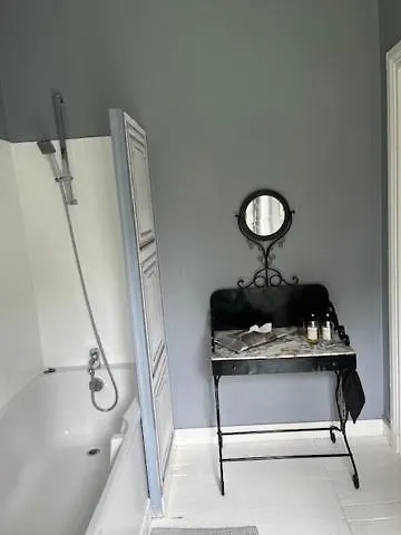 Chateau De Goville 3*