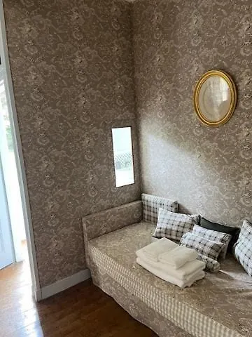 Bed & Breakfast Chateau De Goville 3*